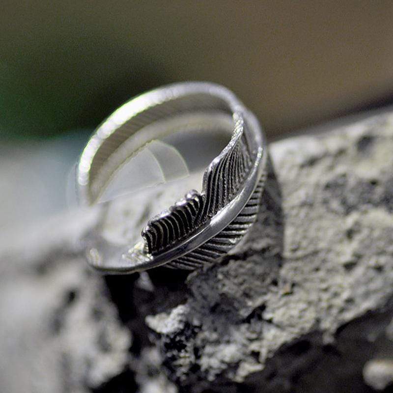 VINTAGE EAGLE FEATHER SILVER RING